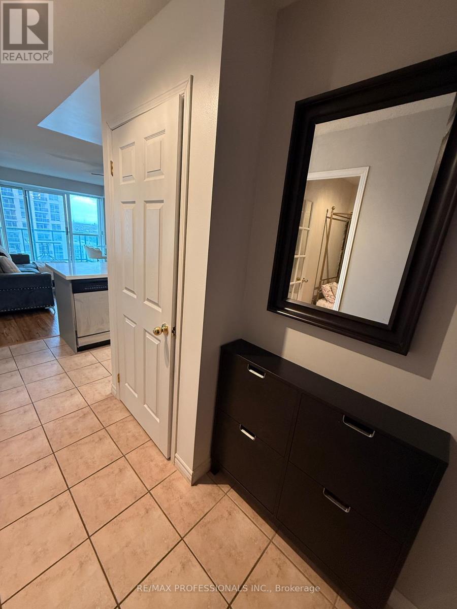 1406 - 7 Michael Power Place, Toronto, Ontario  M9A 0A4 - Photo 28 - W13010412