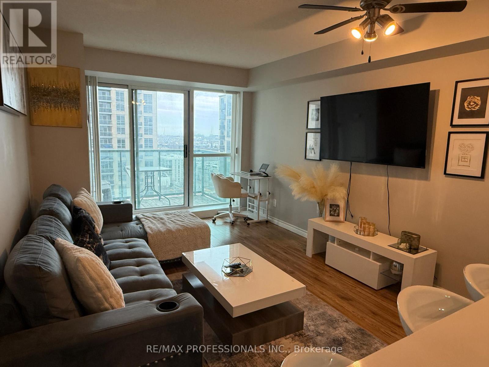 1406 - 7 Michael Power Place, Toronto, Ontario  M9A 0A4 - Photo 4 - W13010412