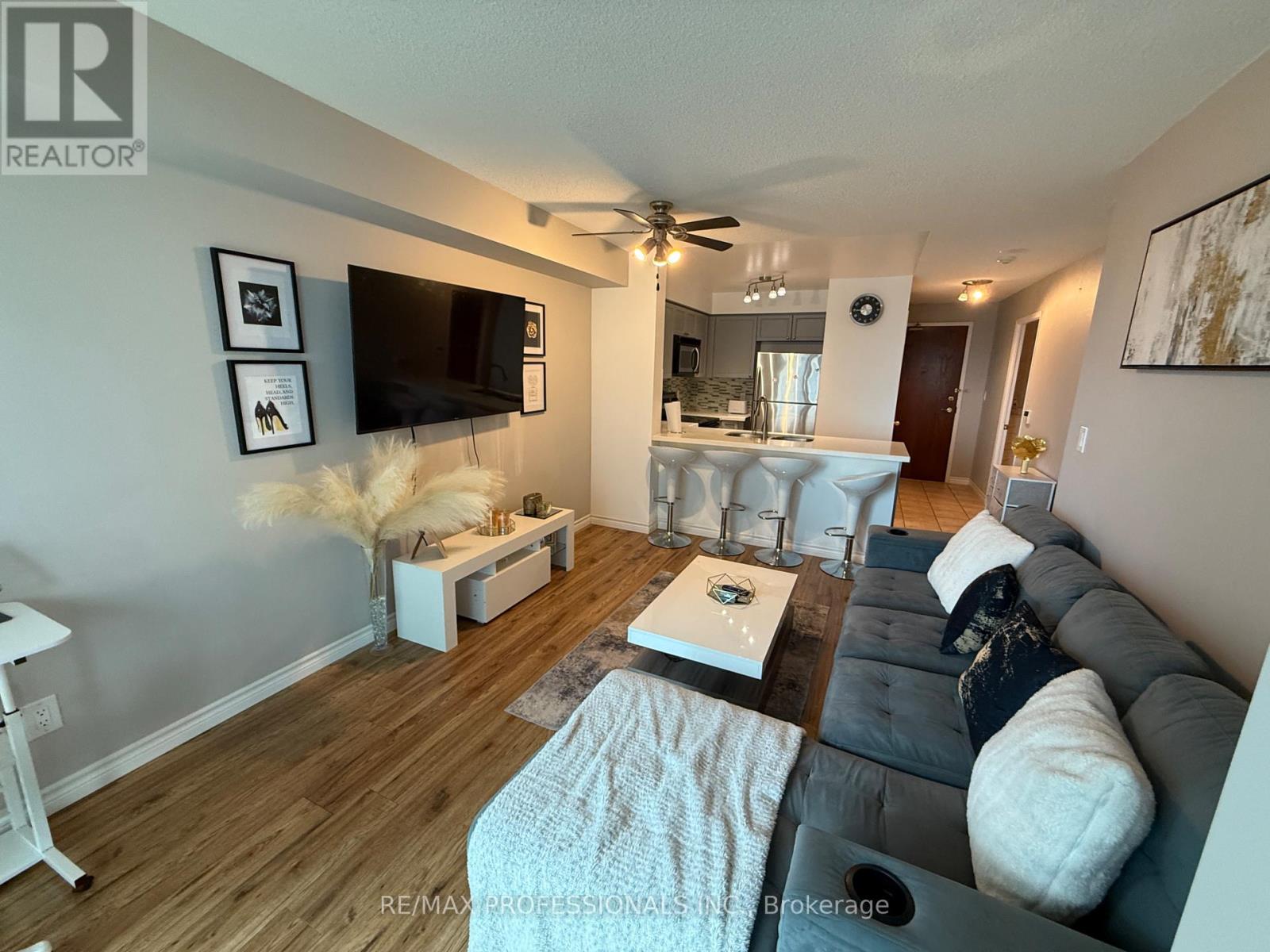 1406 - 7 Michael Power Place, Toronto, Ontario  M9A 0A4 - Photo 6 - W13010412