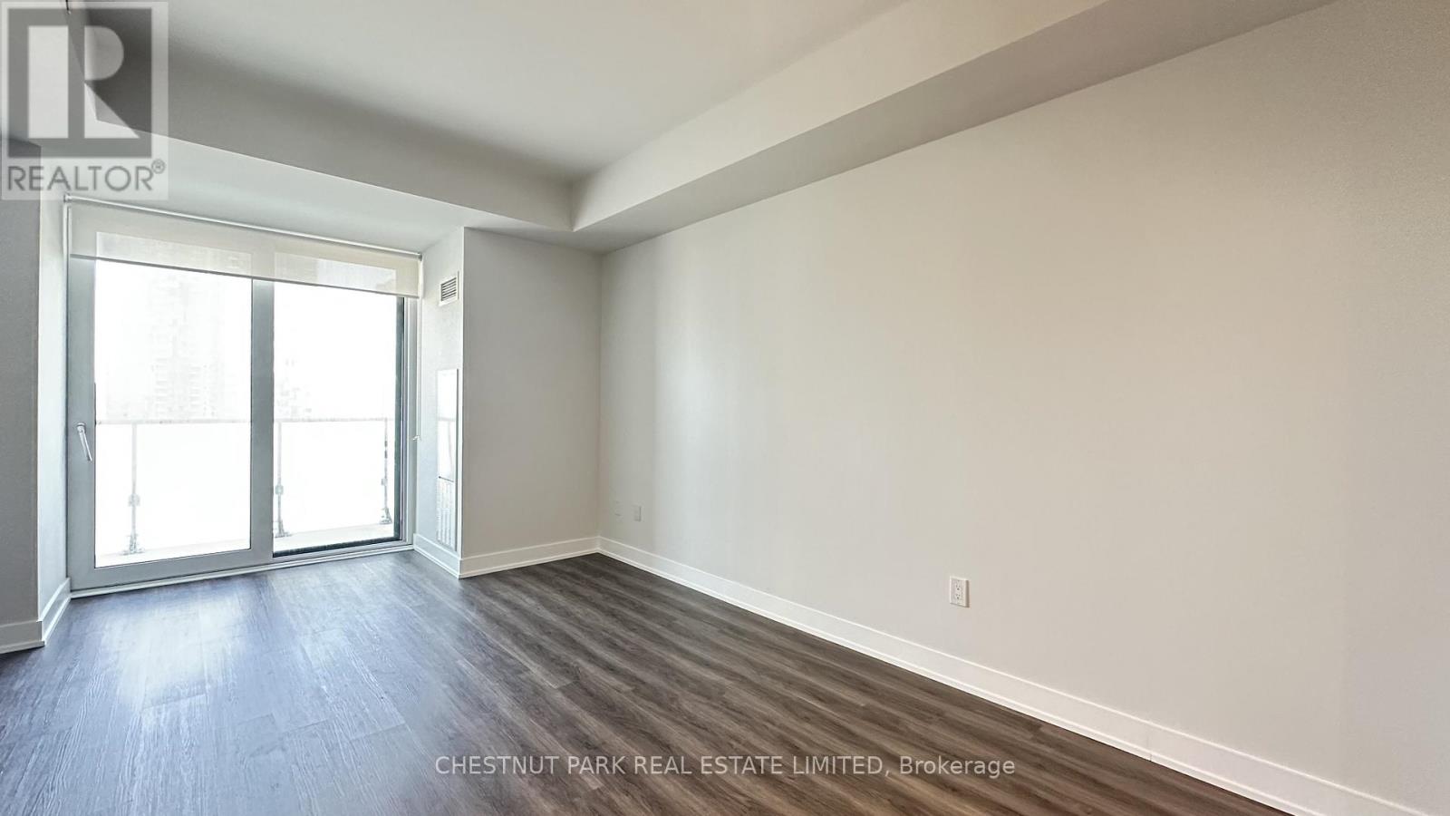 1305 - 430 Square One Drive, Mississauga, Ontario  L5B 0L6 - Photo 2 - W13010424