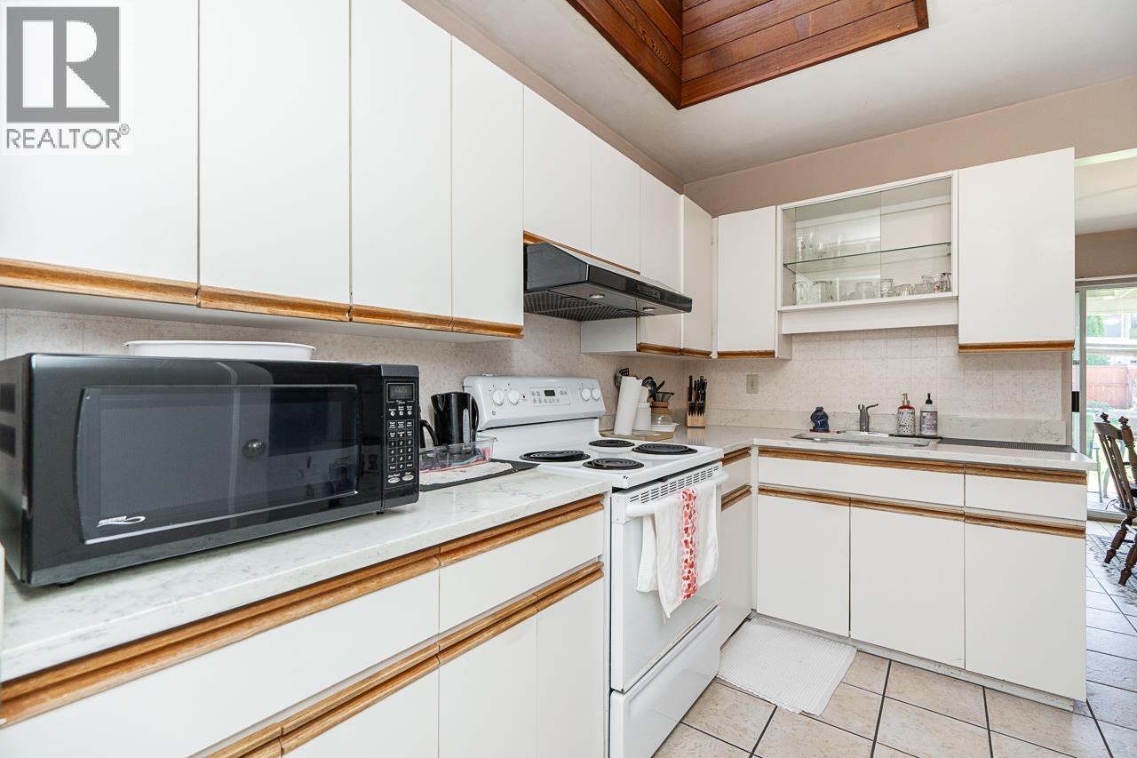 1296 E 27th Avenue, Vancouver, British Columbia  V5V 2L8 - Photo 8 - R3089795