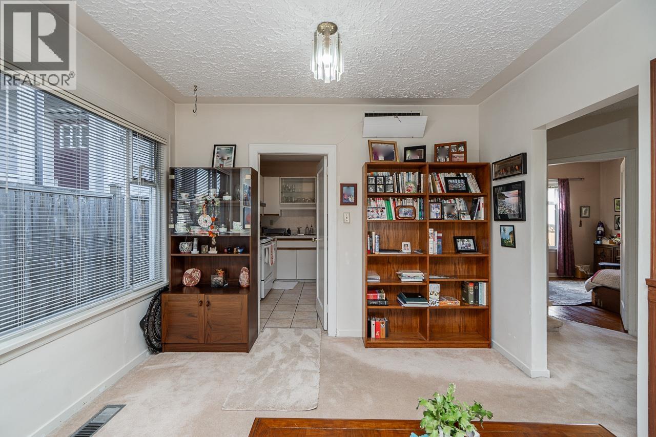 1296 E 27th Avenue, Vancouver, British Columbia  V5V 2L8 - Photo 4 - R3089795