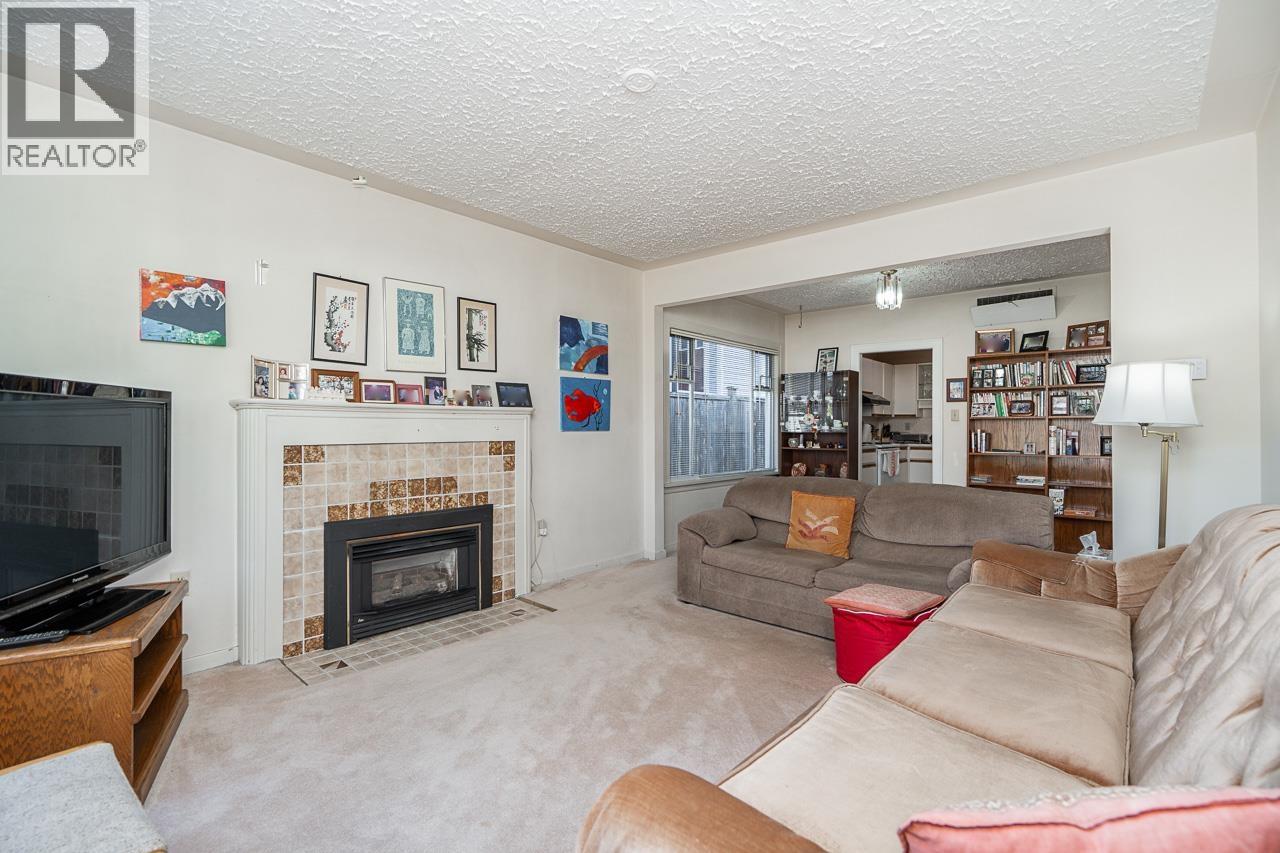 1296 E 27th Avenue, Vancouver, British Columbia  V5V 2L8 - Photo 2 - R3089795