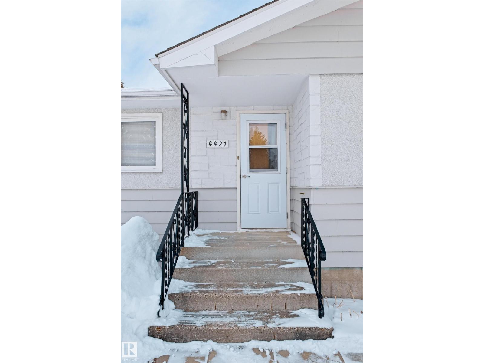 4421 57 Av, Barrhead, Alberta  T7N 1C2 - Photo 2 - E4482747