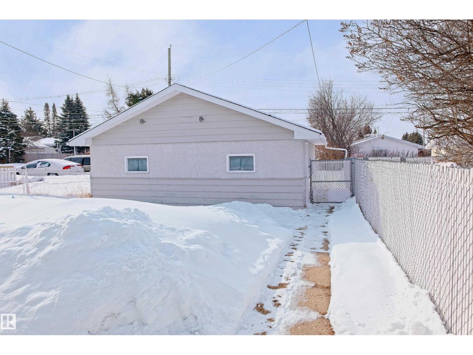 4421 57 Av, Barrhead, Alberta  T7N 1C2 - Photo 4 - E4482747