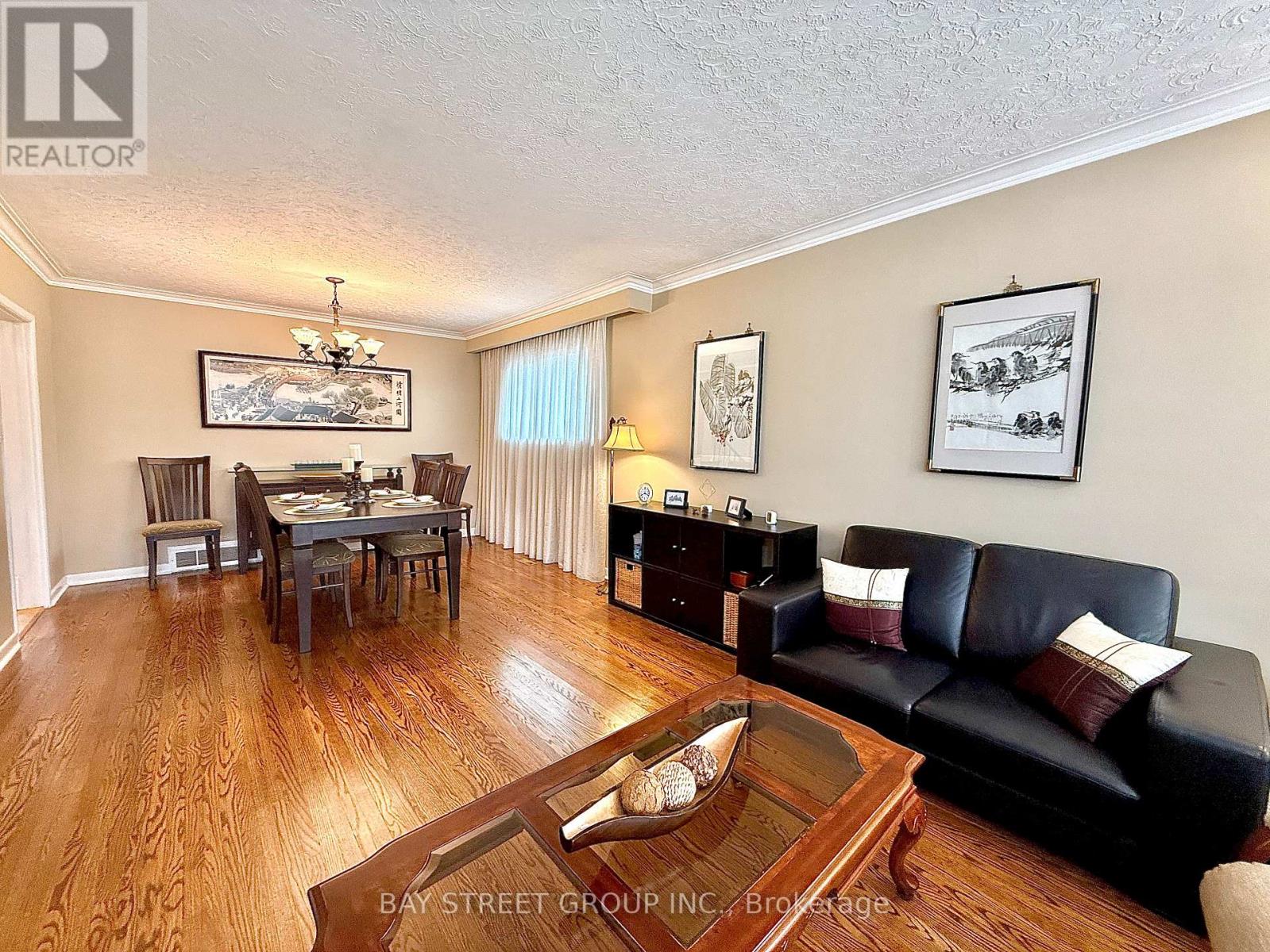 43 Appian Drive, Toronto, Ontario  M2J 2P8 - Photo 5 - C12980710