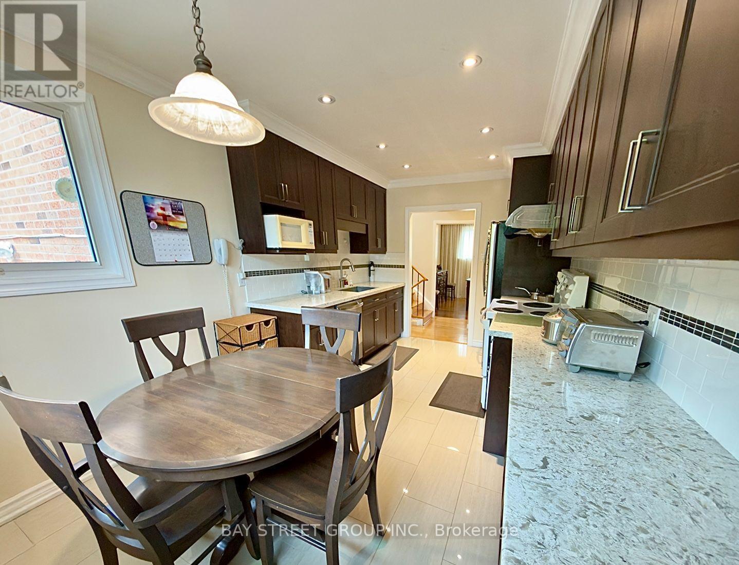 43 Appian Drive, Toronto, Ontario  M2J 2P8 - Photo 8 - C12980710