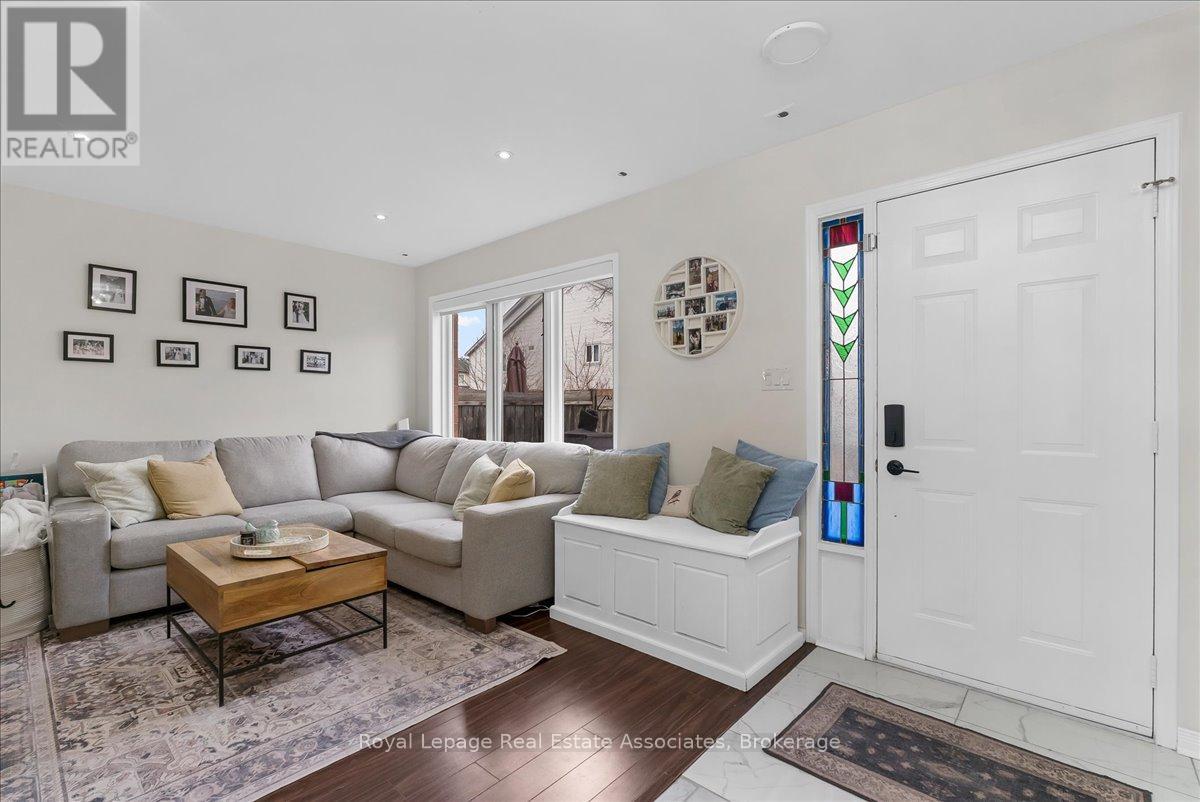 5 - 1241 Parkwest Place, Mississauga, Ontario  L5E 3J3 - Photo 4 - W12955692