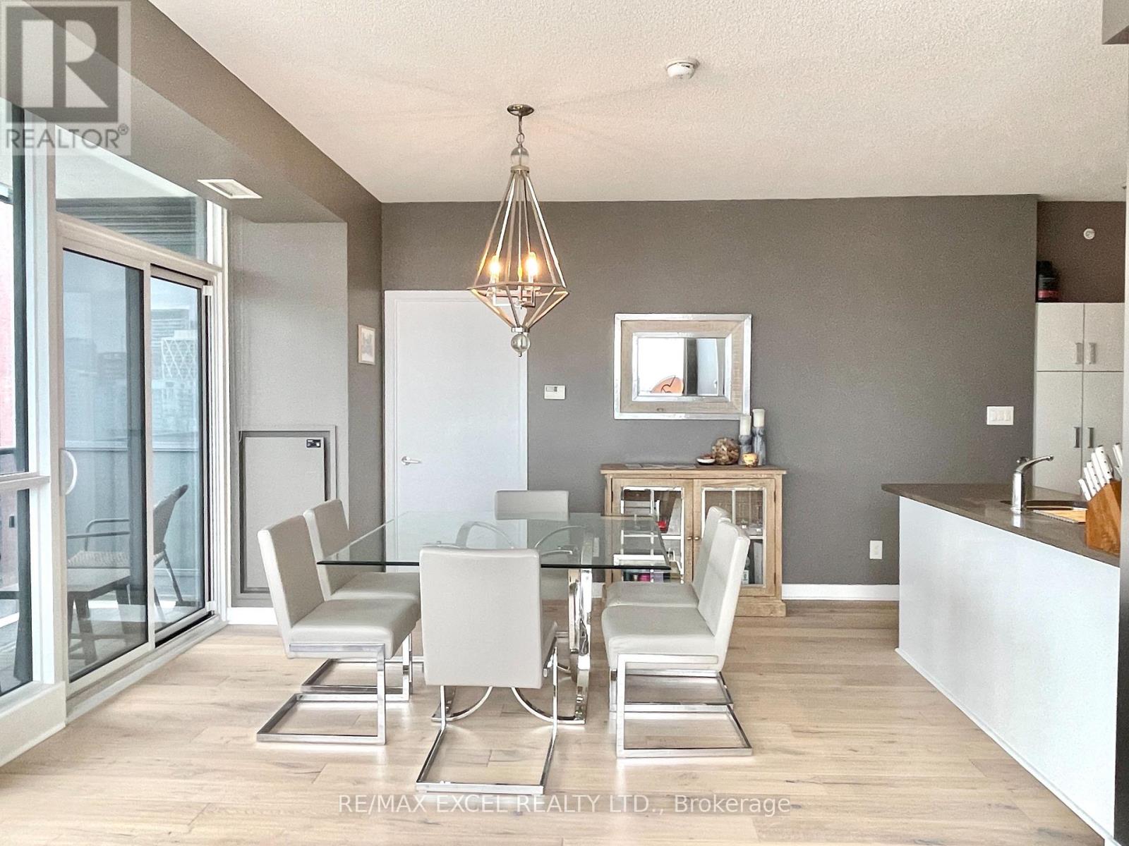 2704 - 295 Adelaide Street W, Toronto, Ontario  M5V 0L4 - Photo 8 - C13010430