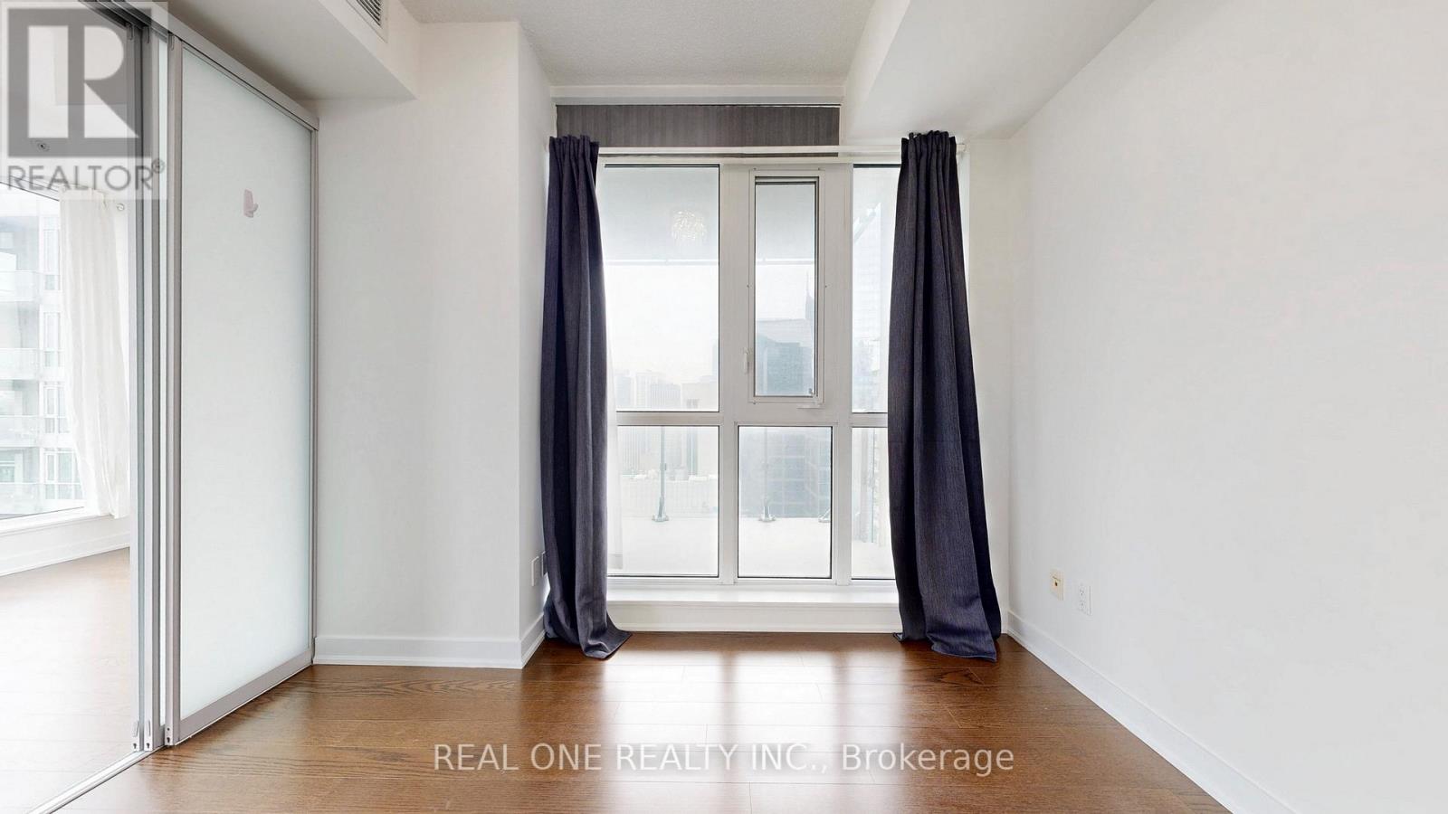 3002 - 30 Nelson Street, Toronto, Ontario  M5V 0H5 - Photo 16 - C13010490