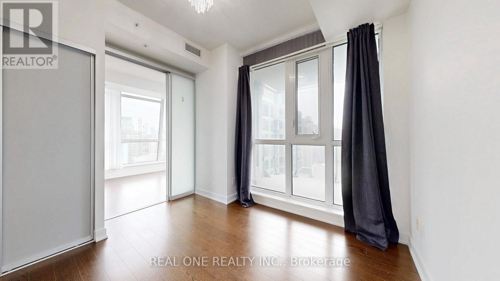 3002 - 30 Nelson Street, Toronto, Ontario  M5V 0H5 - Photo 17 - C13010490