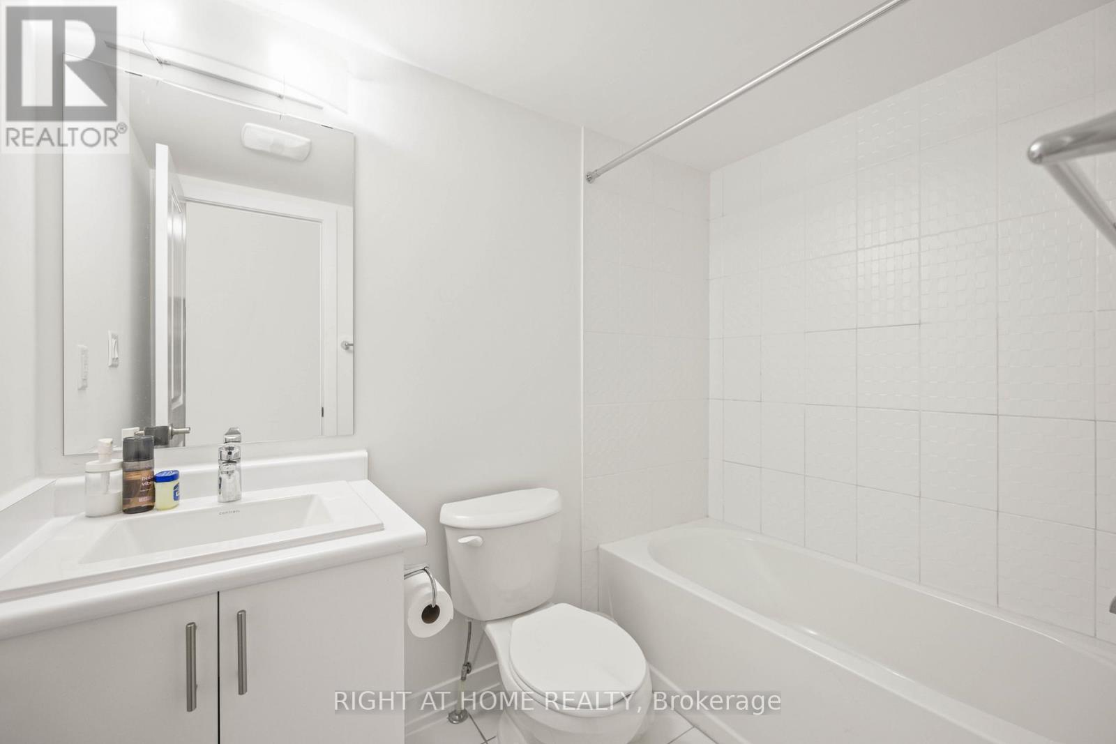 1557 Midland Avenue, Toronto (Bendale), Ontario  M1P 0G3 - Photo 32 - E13010450