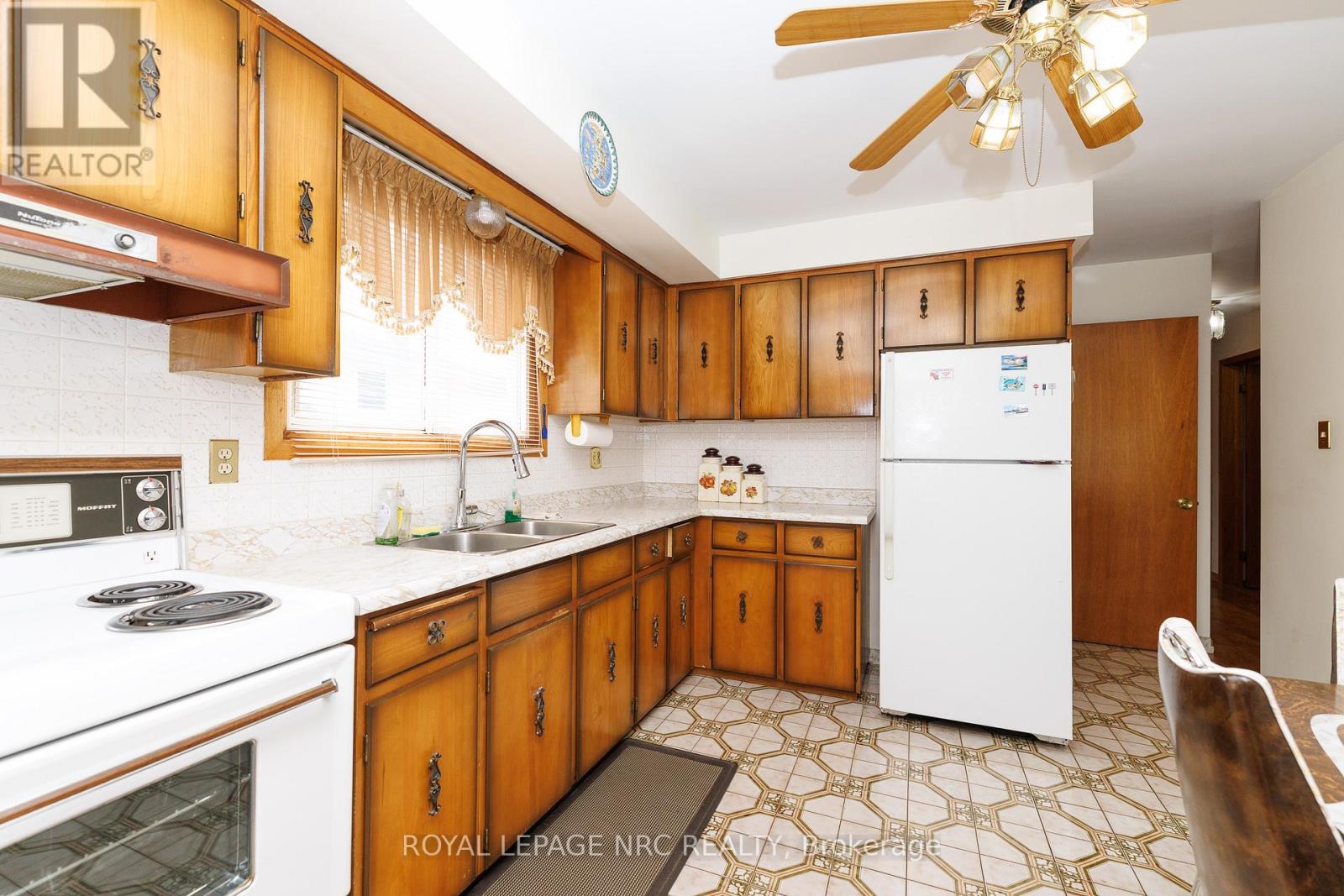 6536 Cropp Street, Niagara Falls, Ontario  L2E 5J7 - Photo 10 - X13010478