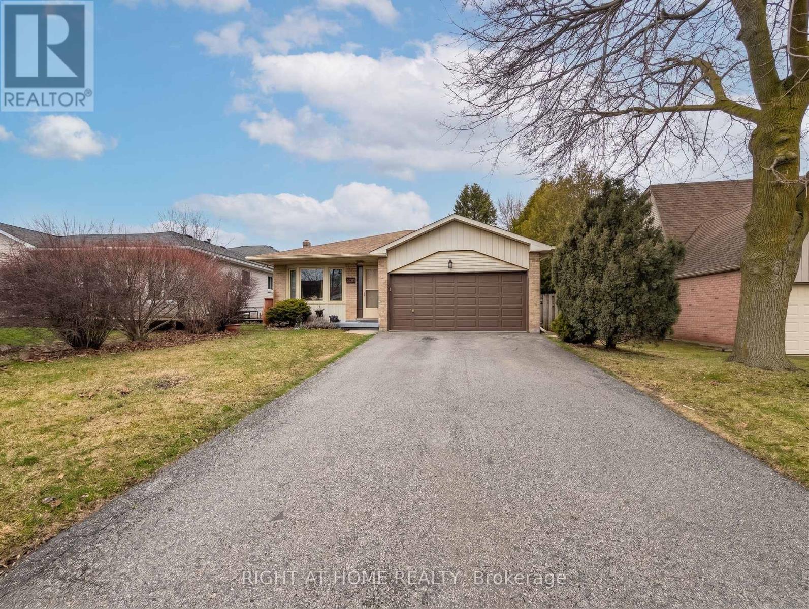 505 LONDON ROAD, Newmarket, Ontario