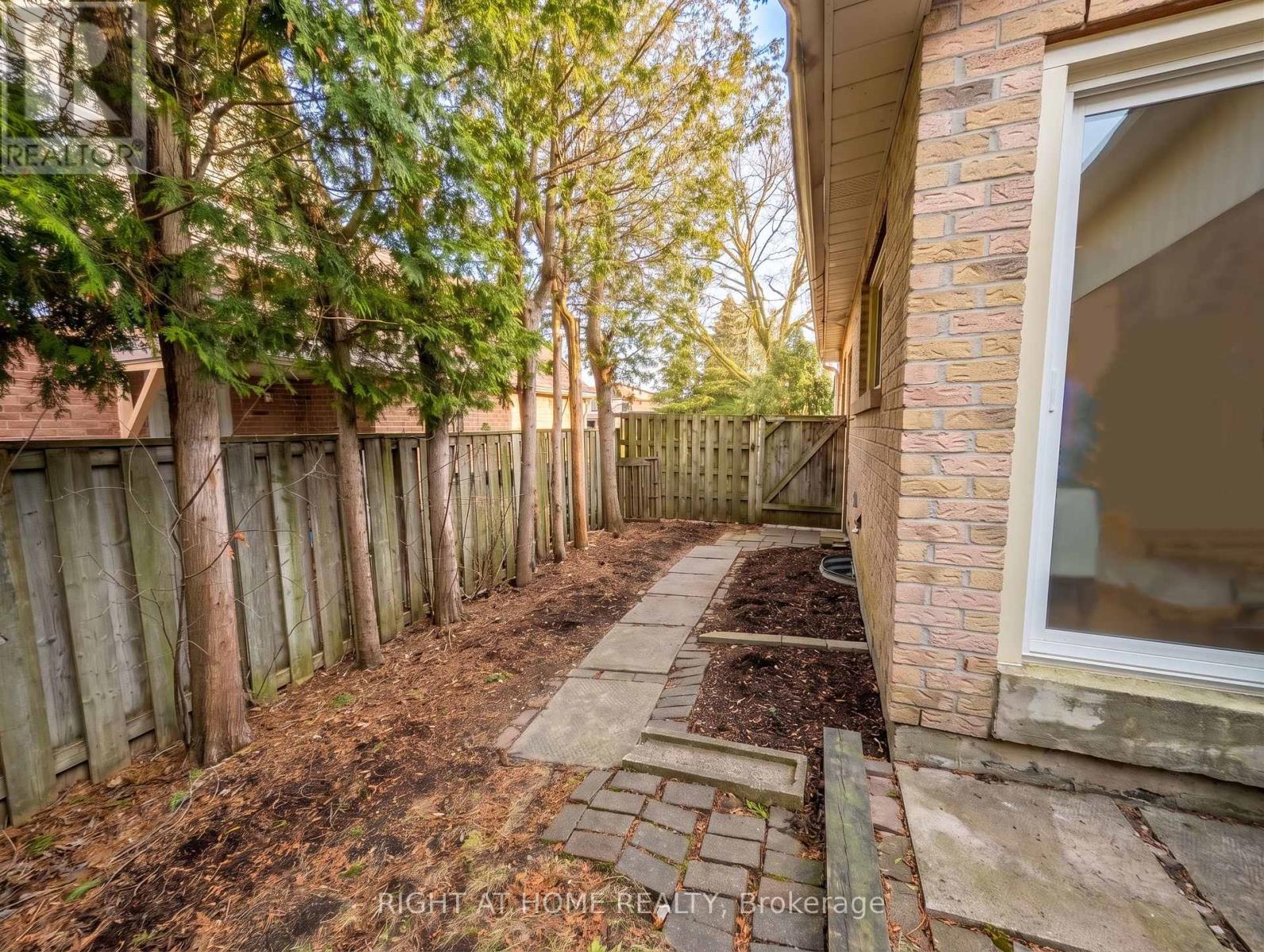 505 London Road, Newmarket, Ontario  L3Y 6E4 - Photo 21 - N13010436