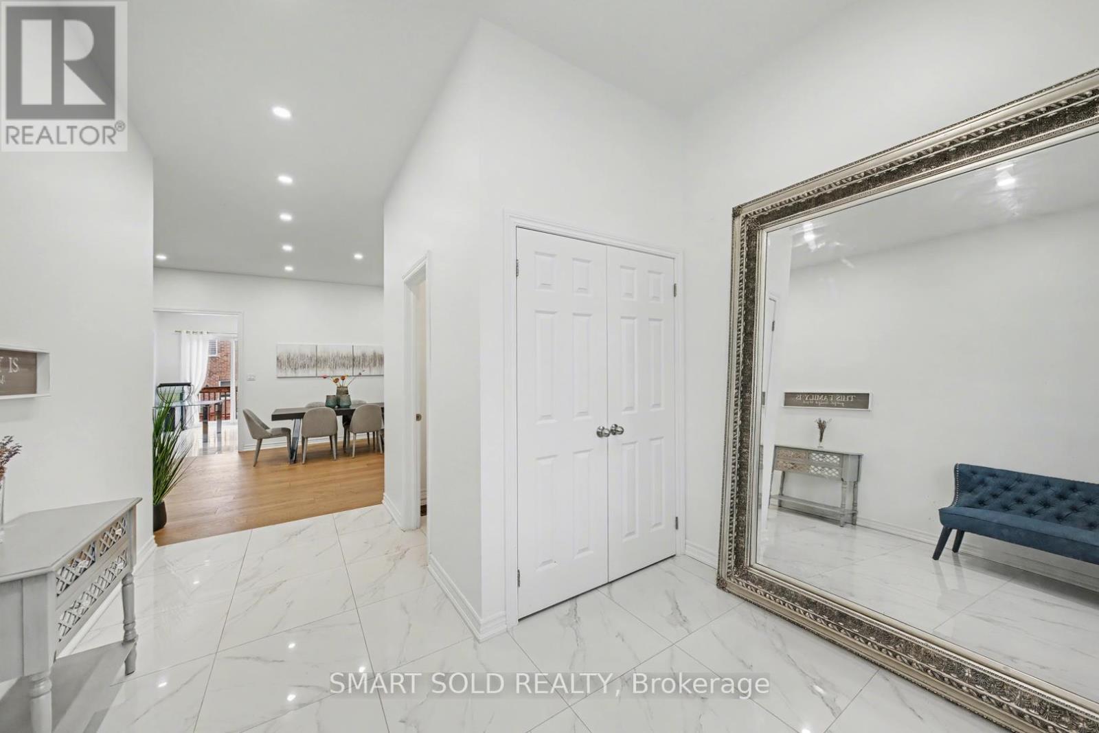 1239 Peelar Crescent, Innisfil, Ontario  L0L 1W0 - Photo 2 - N13010452