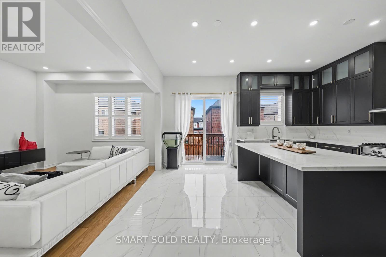 1239 Peelar Crescent, Innisfil, Ontario  L0L 1W0 - Photo 4 - N13010452