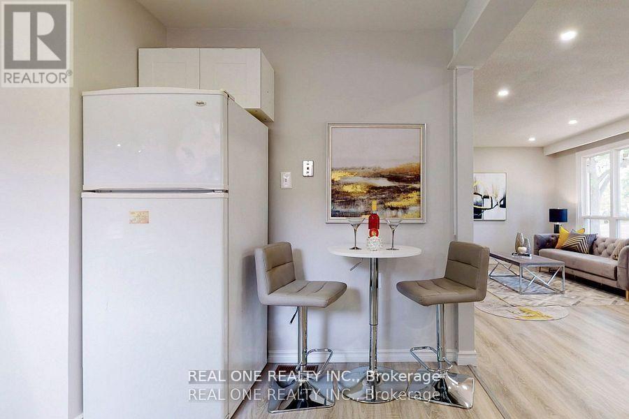 105 Aurora Heights Drive, Aurora, Ontario  L4G 2X1 - Photo 10 - N13010488