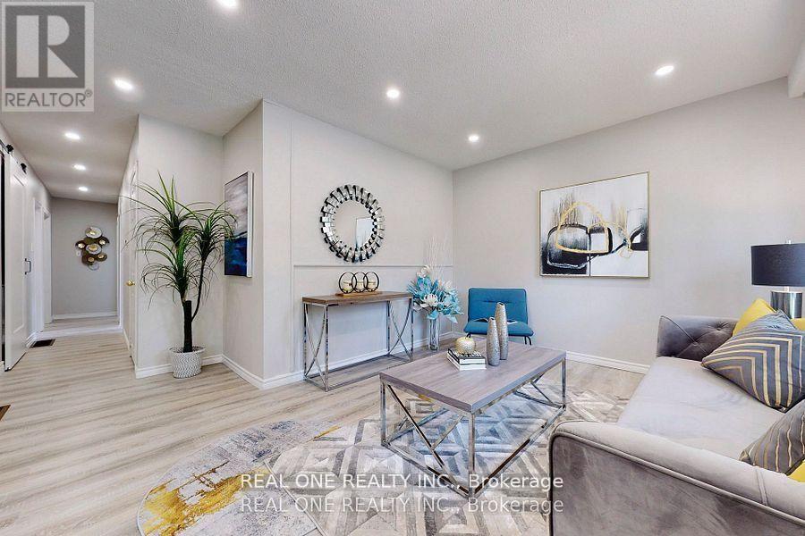 105 Aurora Heights Drive, Aurora, Ontario  L4G 2X1 - Photo 8 - N13010488