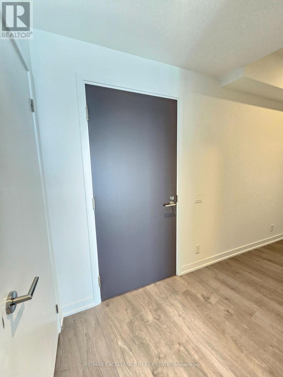 2803 - 39 Mary Street, Barrie, Ontario  L4N 1S9 - Photo 2 - S13010472