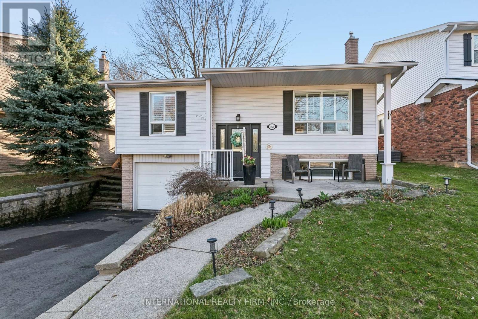 1326 ROXBOROUGH CRESCENT, Burlington, Ontario