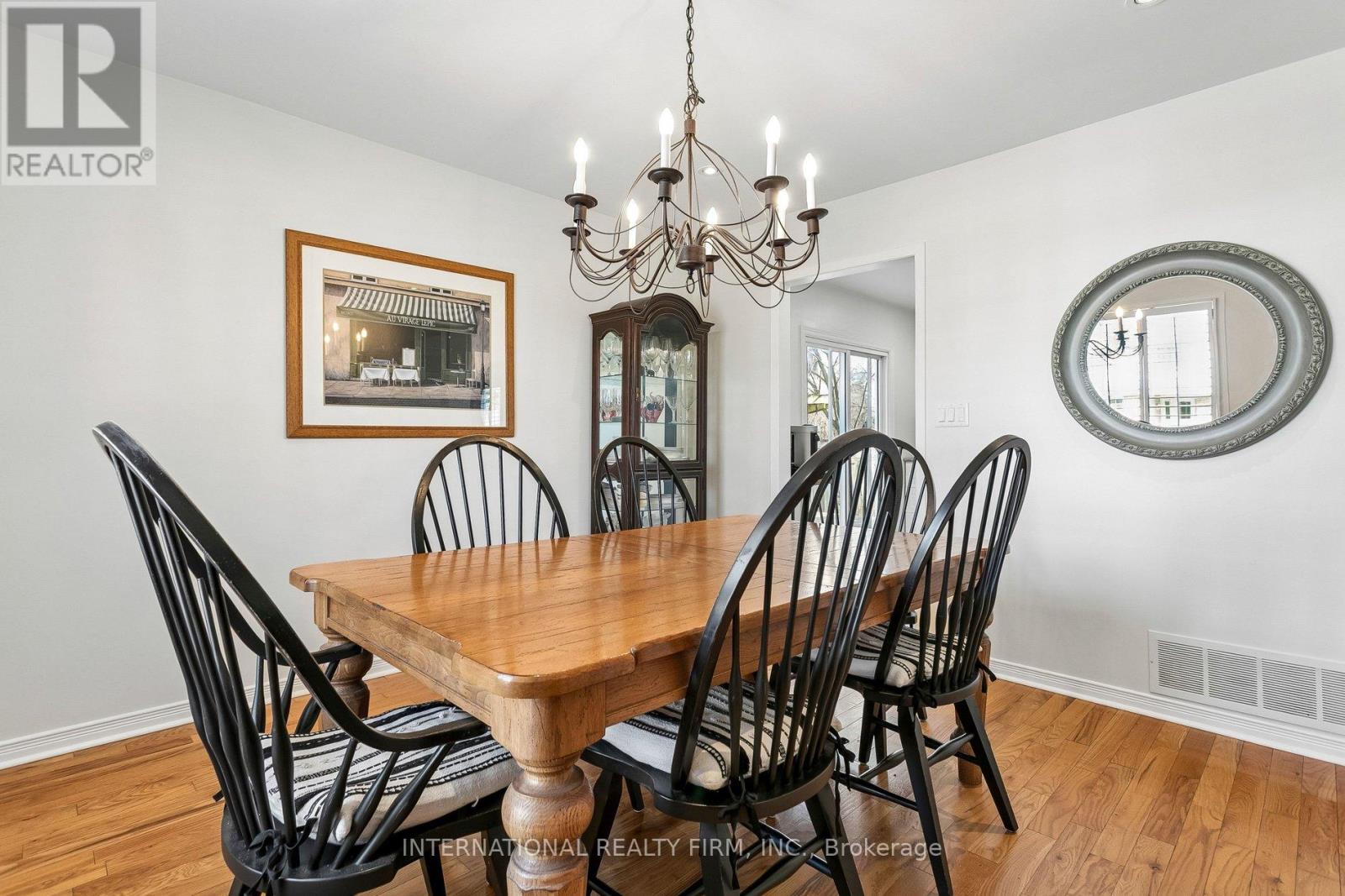 1326 Roxborough Crescent, Burlington, Ontario  L7M 1W9 - Photo 10 - W13010454