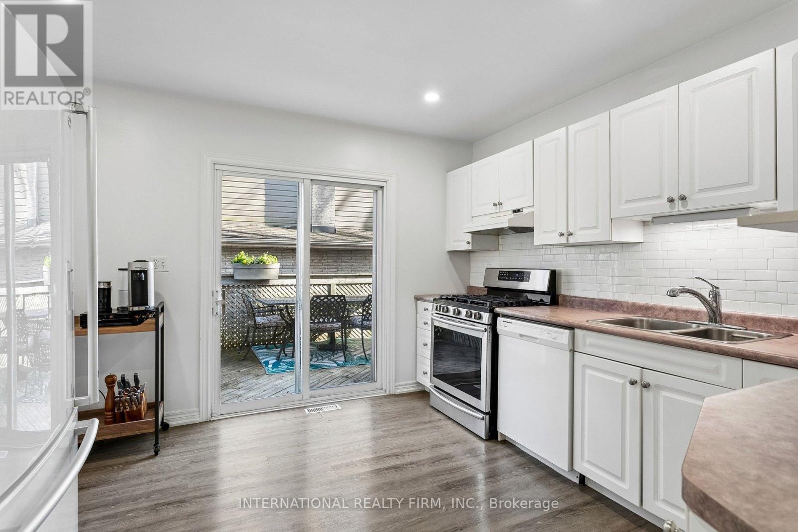 1326 Roxborough Crescent, Burlington, Ontario  L7M 1W9 - Photo 11 - W13010454