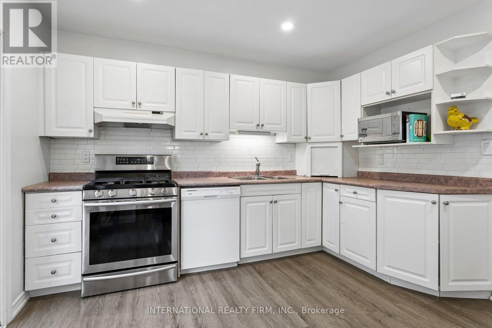 1326 Roxborough Crescent, Burlington, Ontario  L7M 1W9 - Photo 12 - W13010454