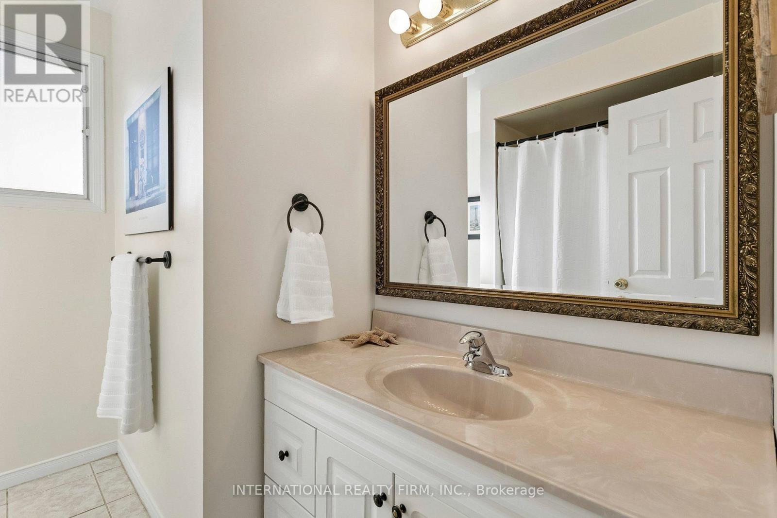 1326 Roxborough Crescent, Burlington, Ontario  L7M 1W9 - Photo 18 - W13010454