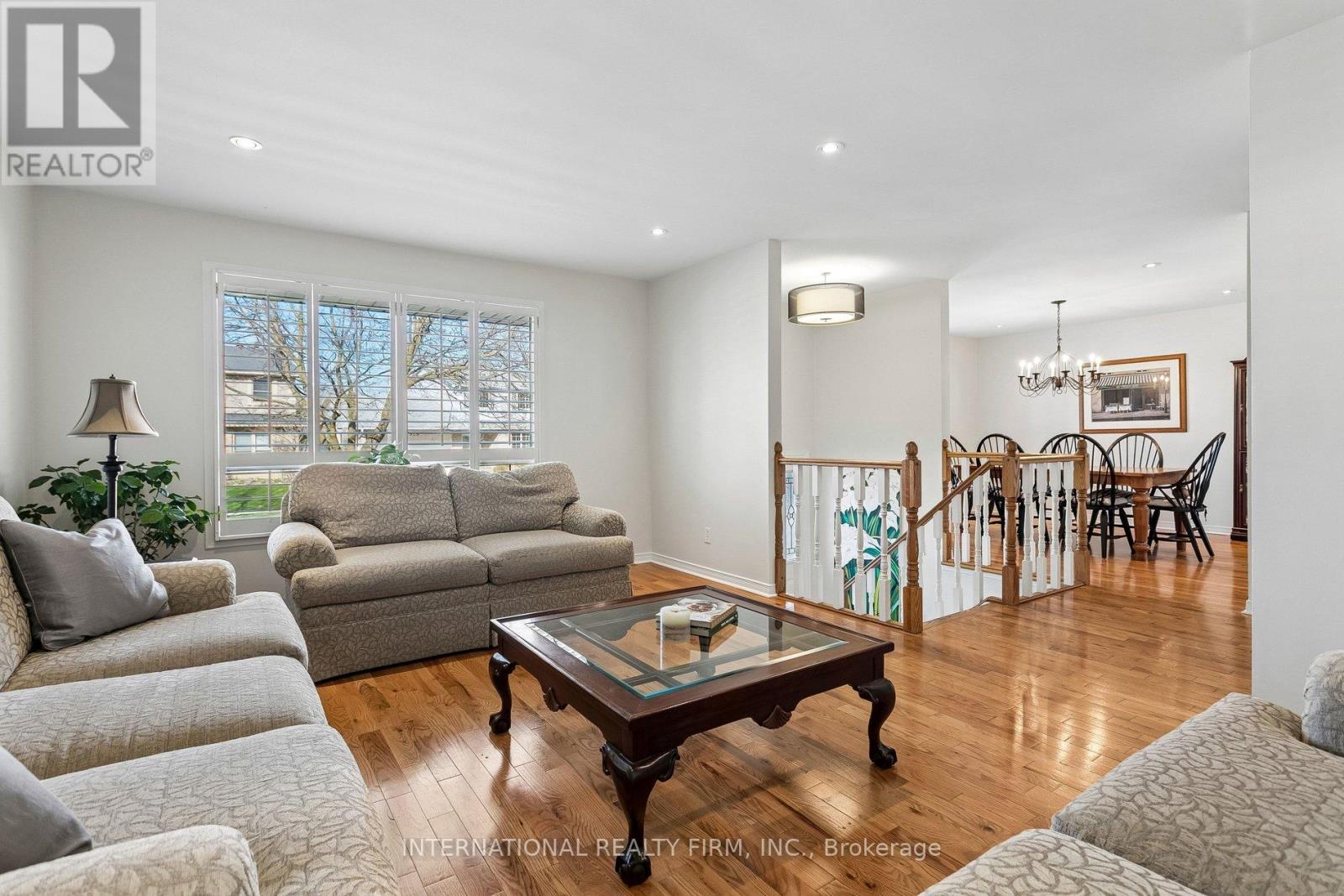 1326 Roxborough Crescent, Burlington, Ontario  L7M 1W9 - Photo 8 - W13010454