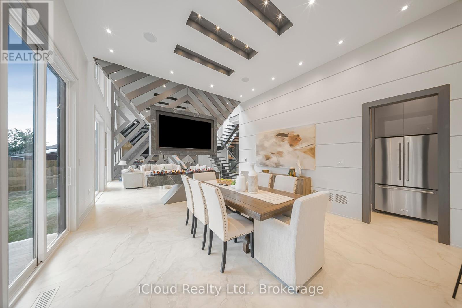 1374 Tansley Drive, Oakville, Ontario  L6L 2N4 - Photo 10 - W13010482