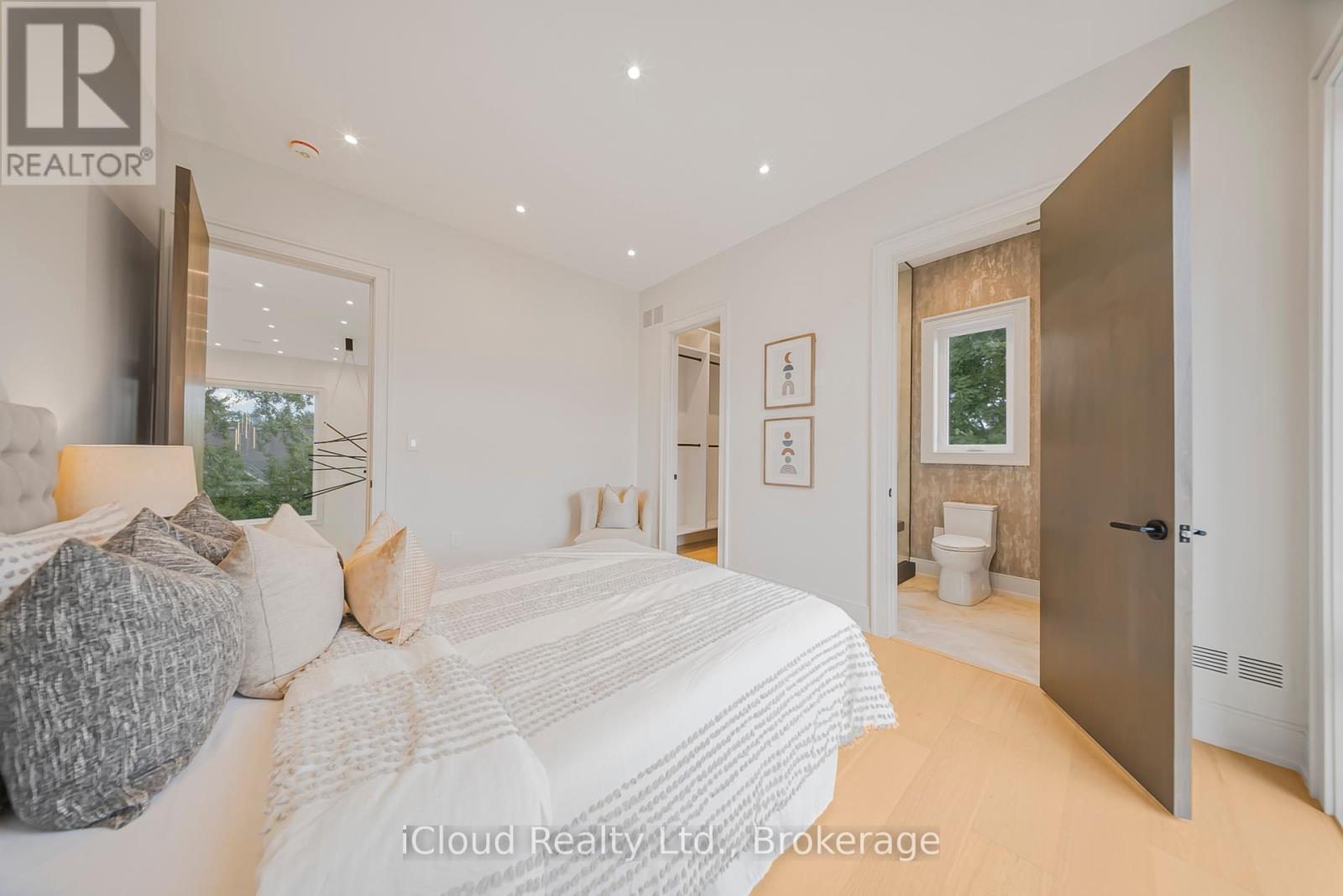 1374 Tansley Drive, Oakville, Ontario  L6L 2N4 - Photo 18 - W13010482