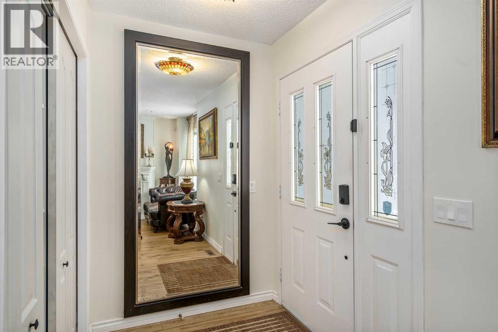 76 Sunlake Gardens Se, Calgary, Alberta  T2X 3G4 - Photo 5 - A2288300