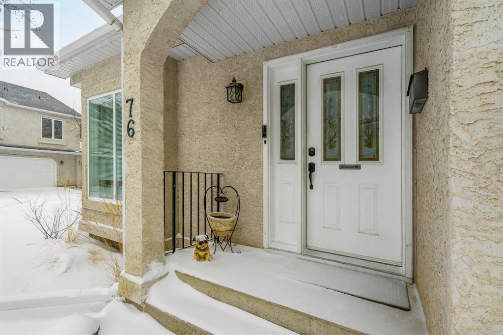 76 Sunlake Gardens Se, Calgary, Alberta  T2X 3G4 - Photo 4 - A2288300