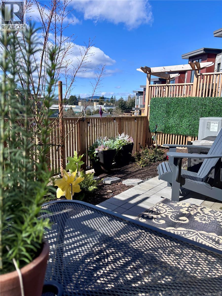 26 4253 Dieppe Rd, Saanich, British Columbia  V8X 2N2 - Photo 39 - 1029677