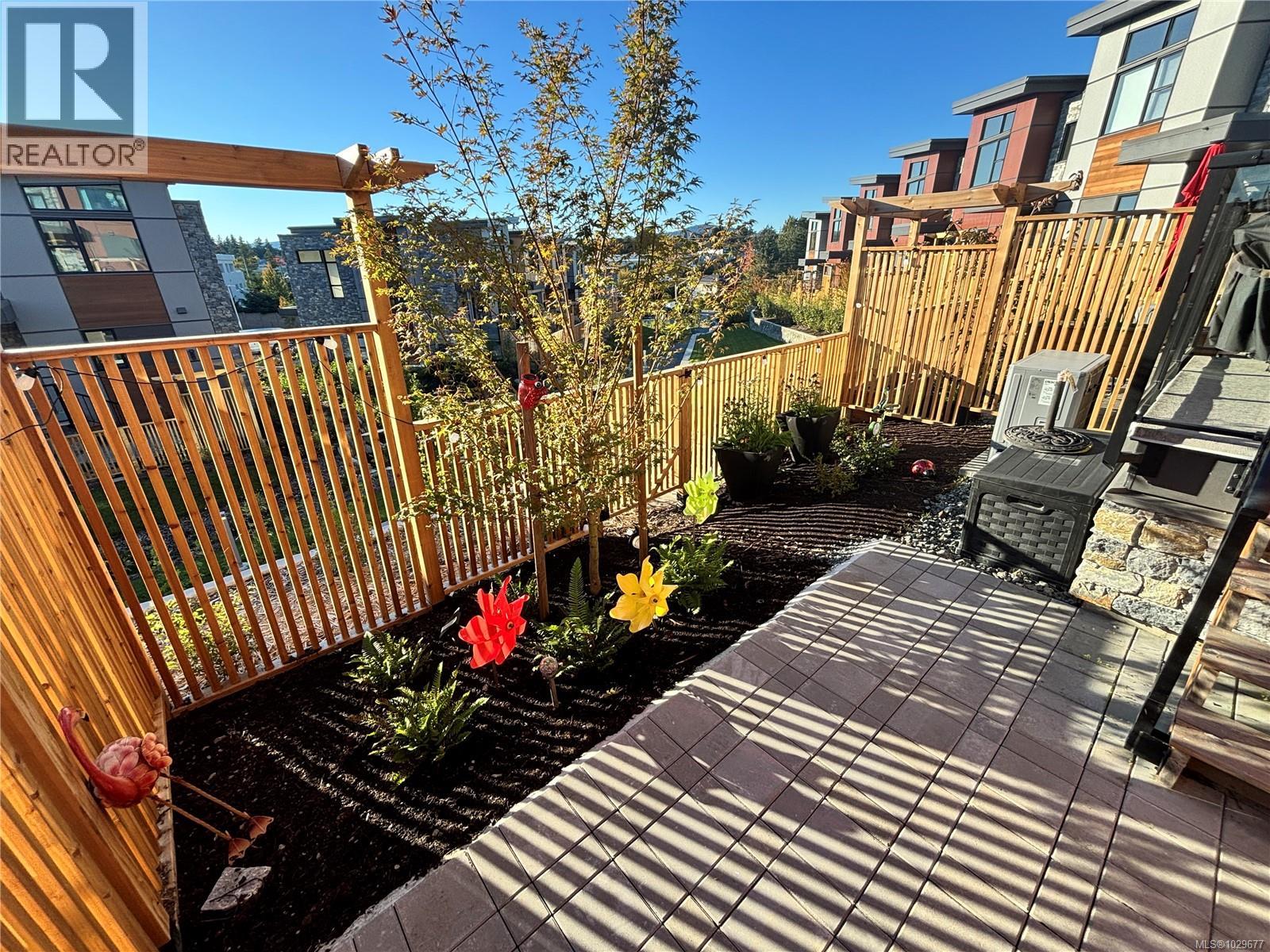 26 4253 Dieppe Rd, Saanich, British Columbia  V8X 2N2 - Photo 31 - 1029677