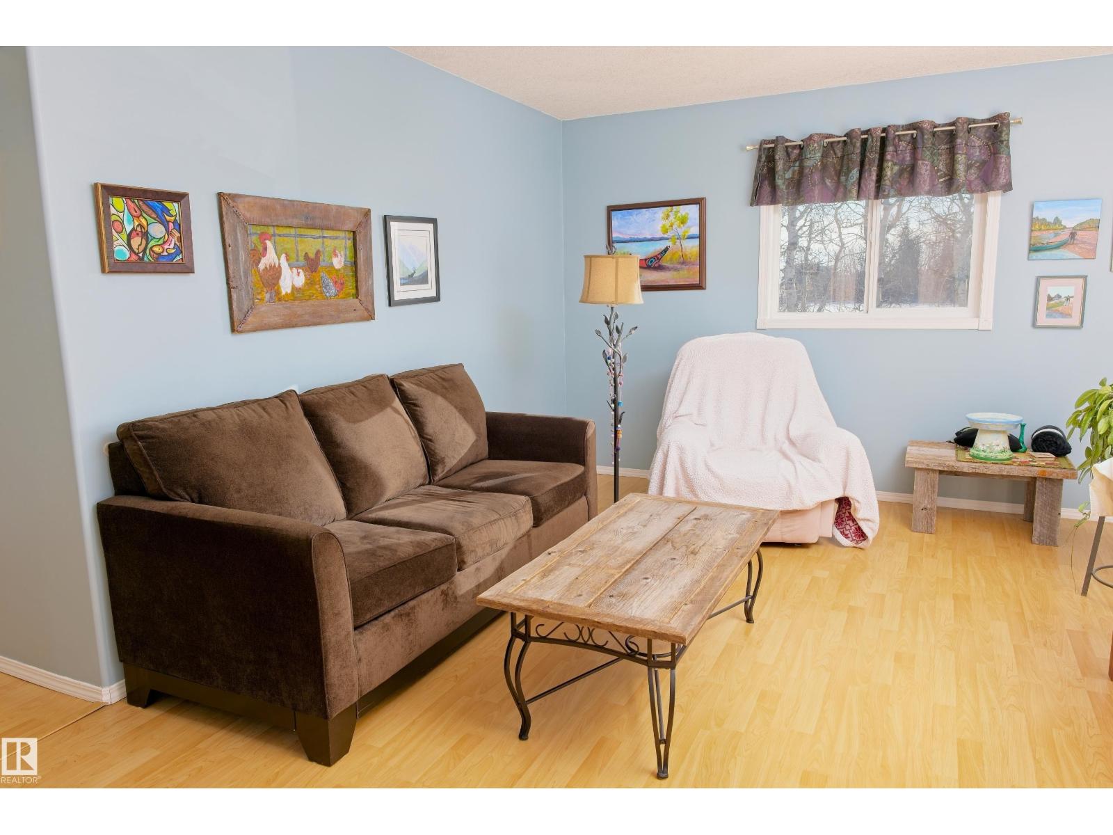 5238 43 St, Barrhead, Alberta  T7N 1J7 - Photo 9 - E4482751