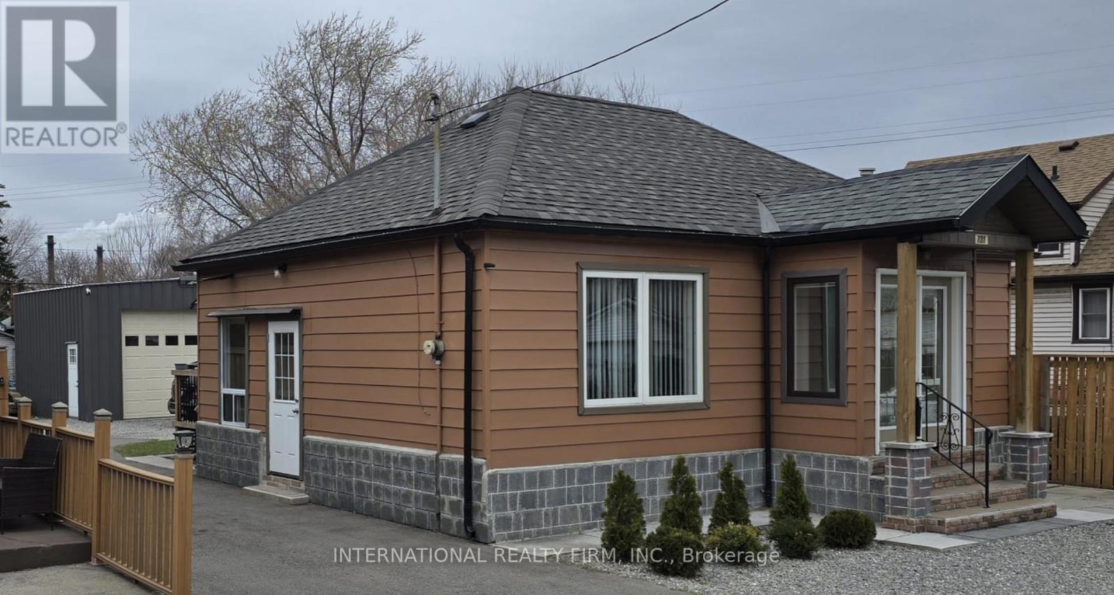 731 KNOX AVENUE, Hamilton, Ontario