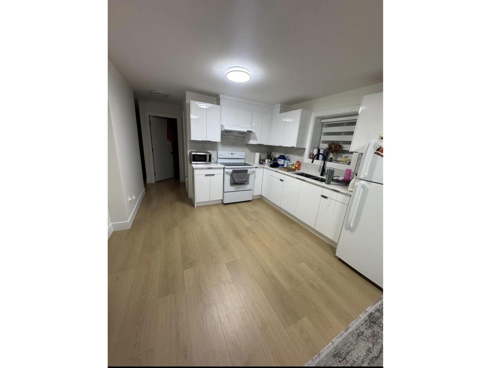 16935 0a Avenue, Surrey, British Columbia  V3Z 9N8 - Photo 2 - R3112218