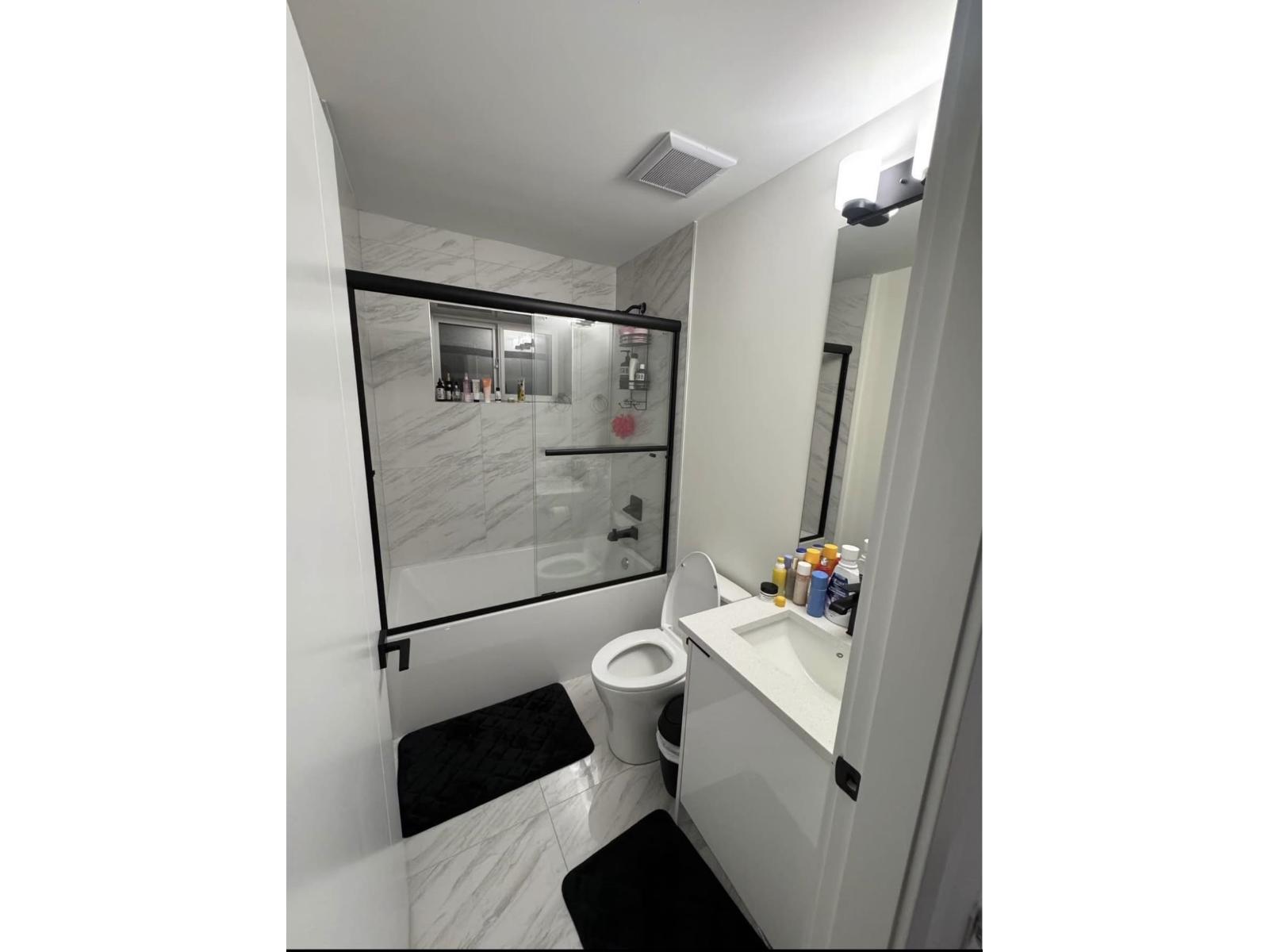 16935 0a Avenue, Surrey, British Columbia  V3Z 9N8 - Photo 4 - R3112218