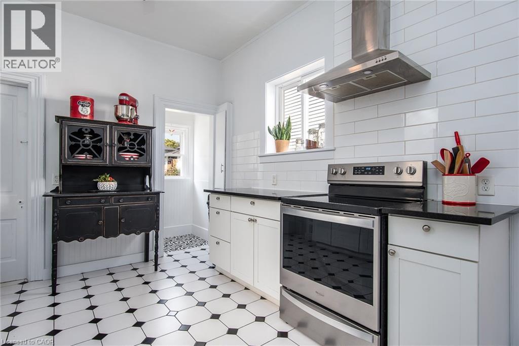 12 Pearl Street, Brantford, Ontario  N3T 3N4 - Photo 10 - 40821294