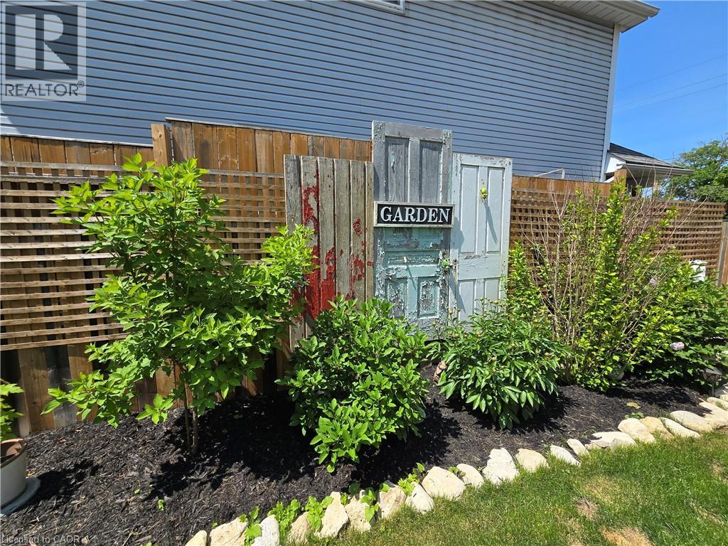 12 Pearl Street, Brantford, Ontario  N3T 3N4 - Photo 46 - 40821294