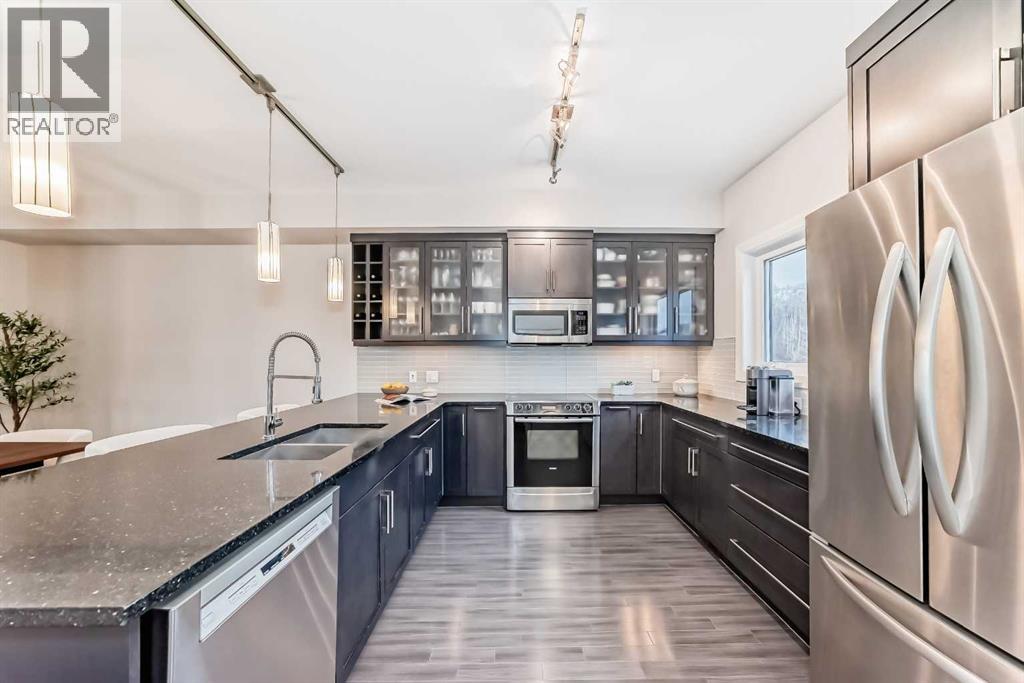 405 Valley Ridge Manor NW, Calgary, Alberta  T3B 6C4 - Photo 11 - A2302399