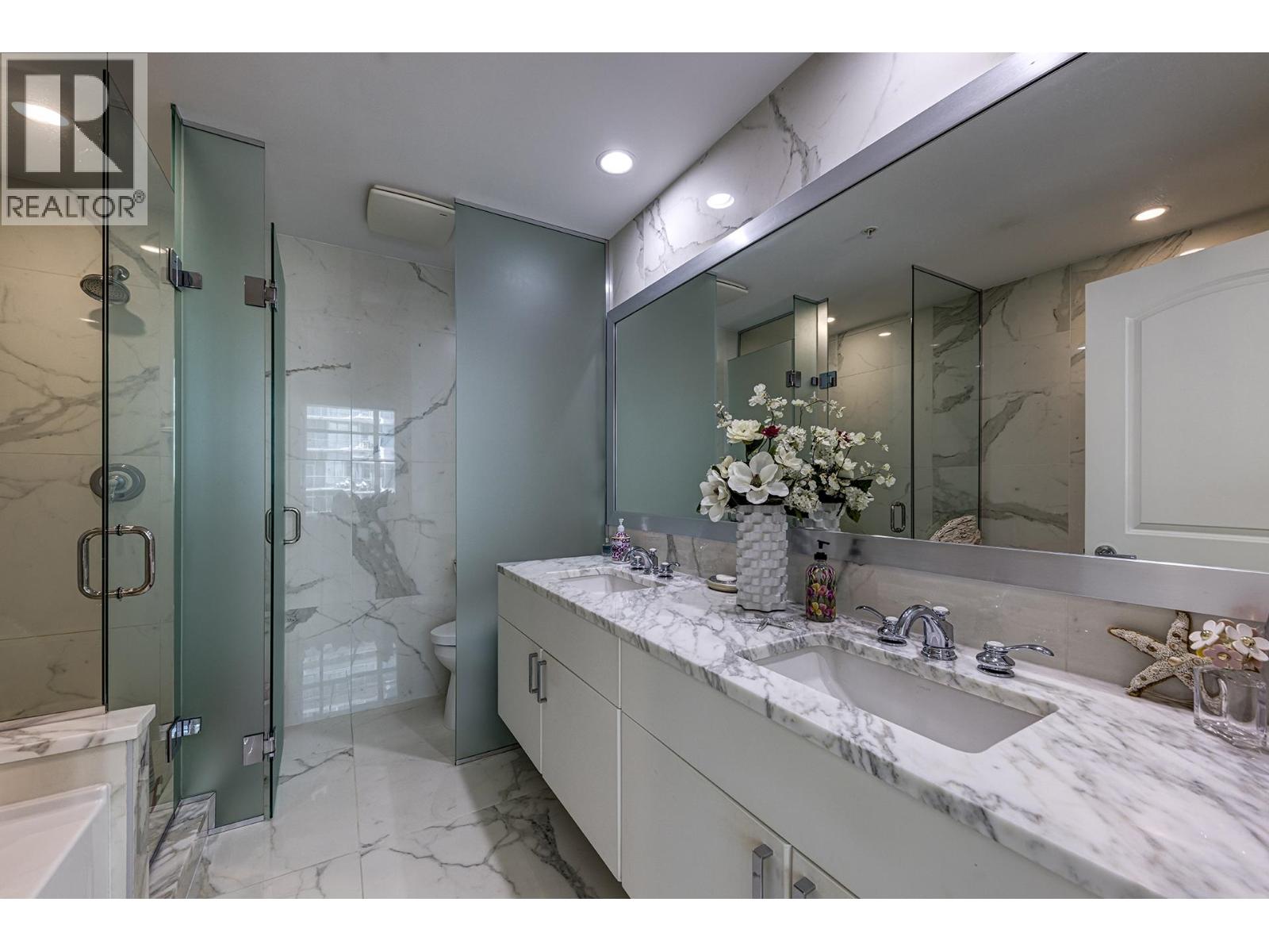 303 185 Victory Ship Way, North Vancouver, British Columbia  V7L 0G2 - Photo 15 - R3112461