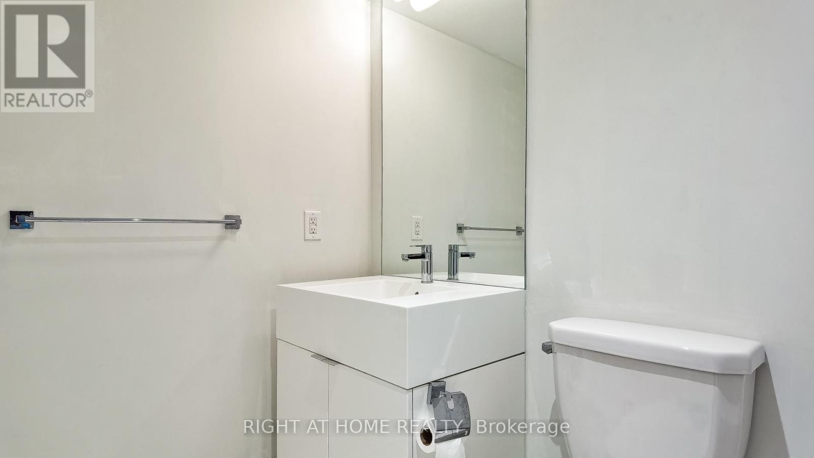 703 - 10 Capreol Court, Toronto, Ontario  M5V 4B3 - Photo 10 - C13010542