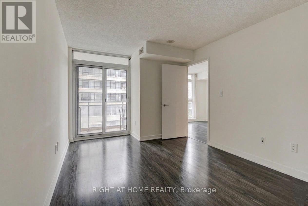 703 - 10 Capreol Court, Toronto, Ontario  M5V 4B3 - Photo 7 - C13010542