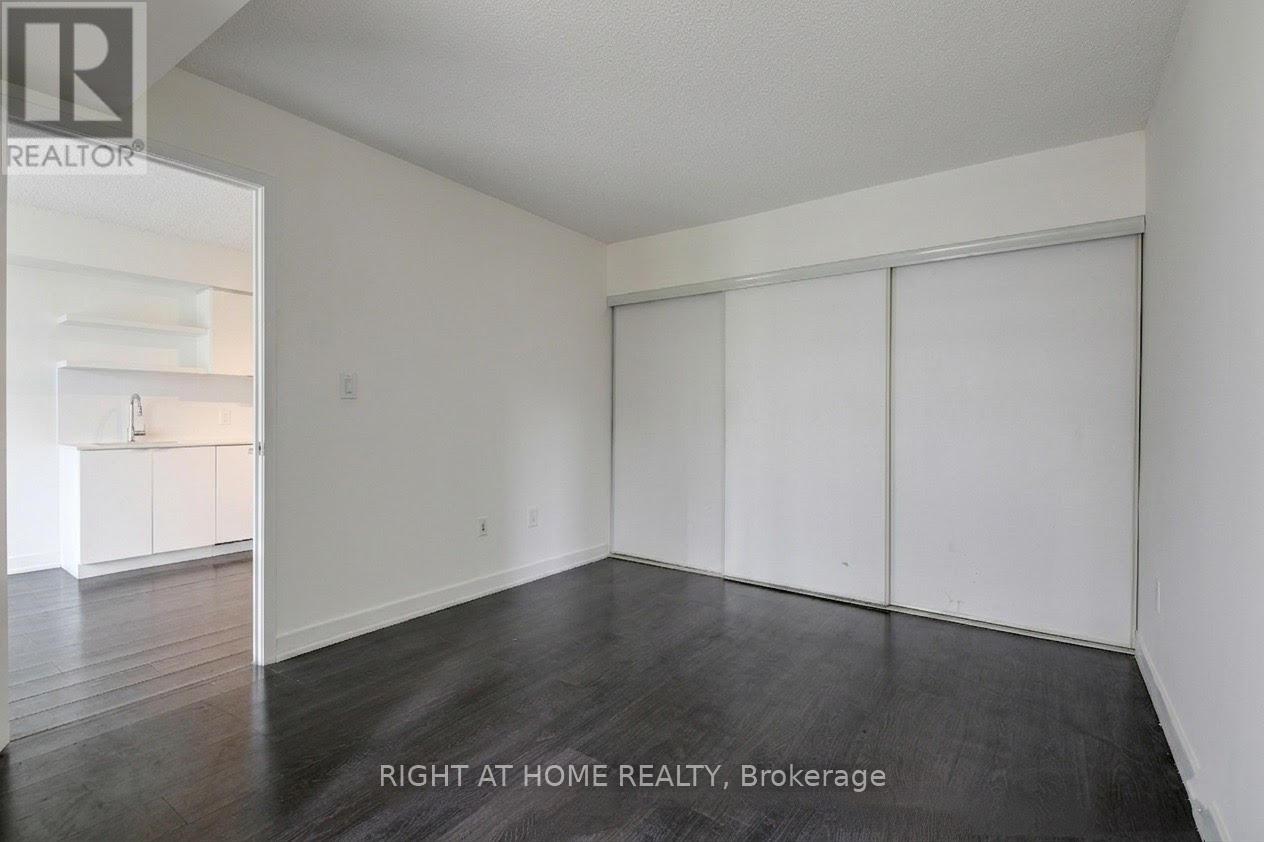 703 - 10 Capreol Court, Toronto, Ontario  M5V 4B3 - Photo 8 - C13010542