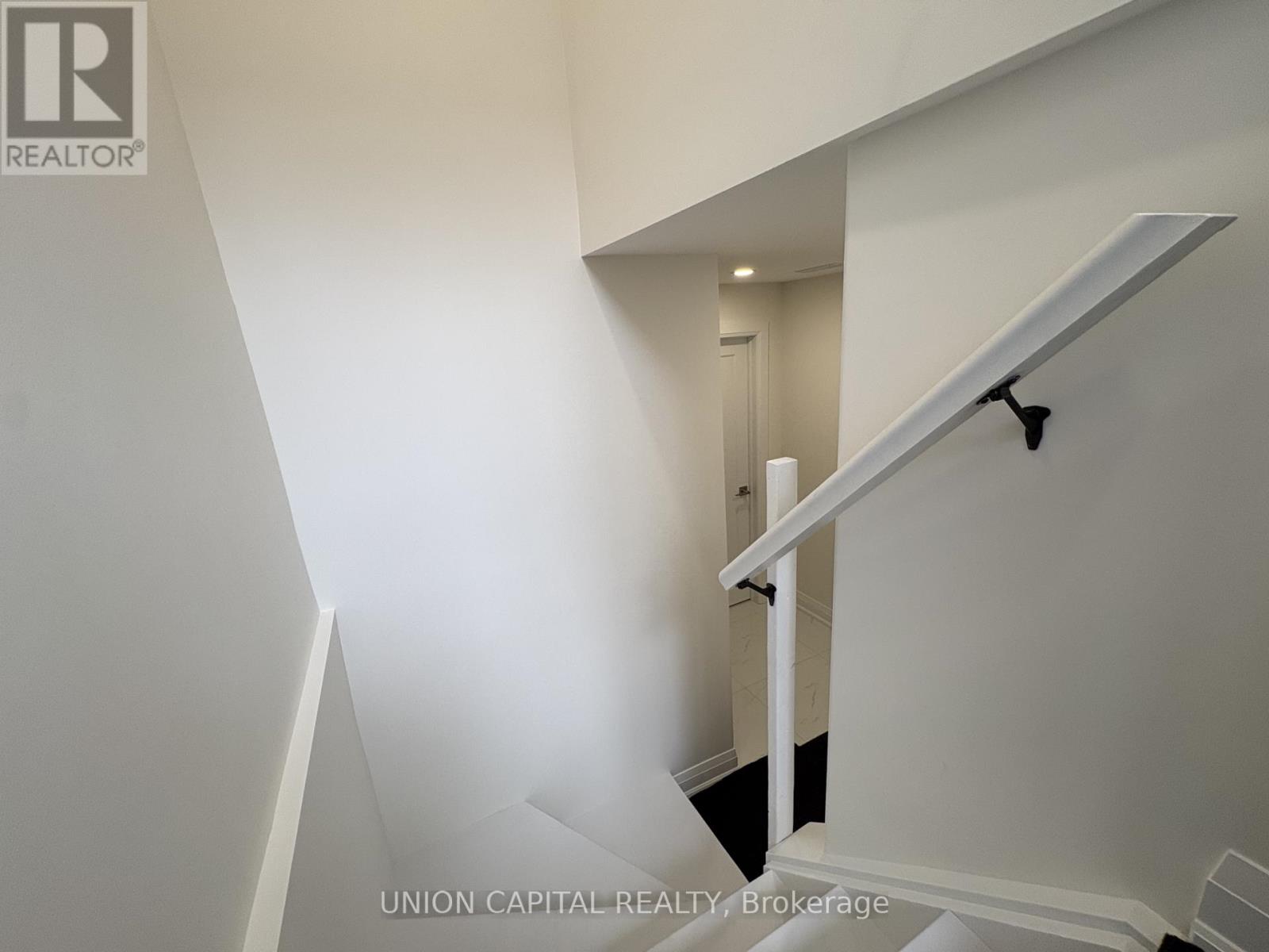 Lower - 5 Whistling Hills Drive, Toronto, Ontario  M1V 2B6 - Photo 2 - E13010502