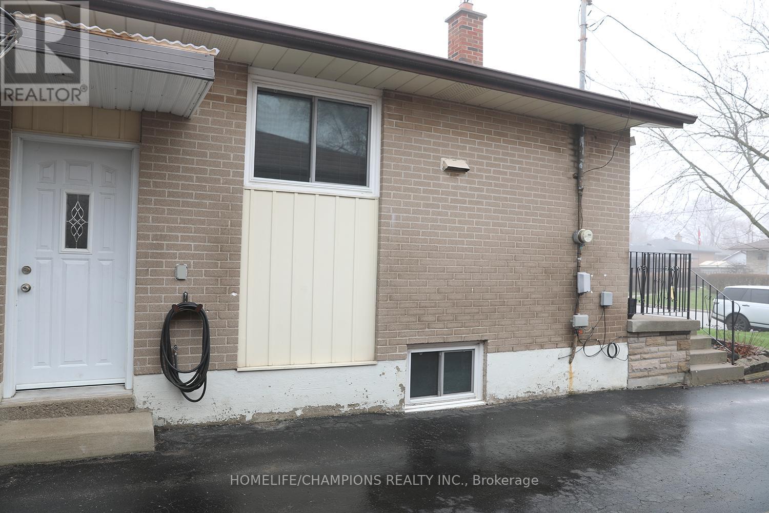 865 Vicki Drive, Pickering, Ontario  L1W 2J6 - Photo 10 - E13010512