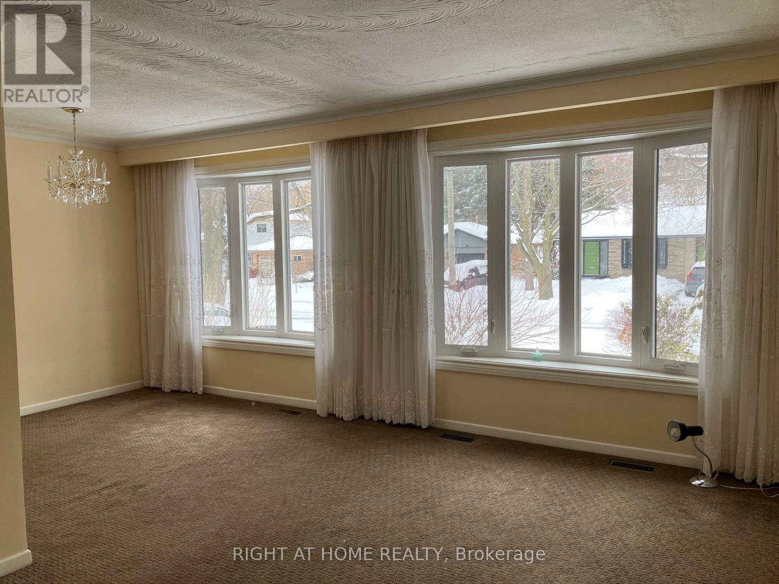 29 Rowatson Road, Toronto, Ontario  M1E 1K2 - Photo 3 - E13010550